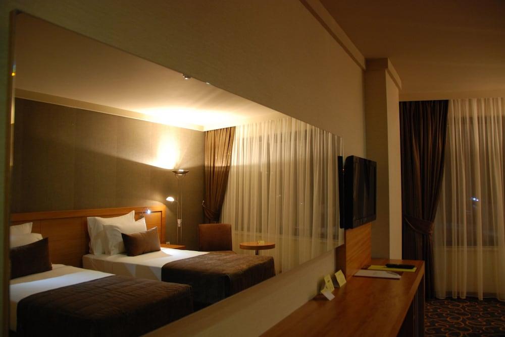Volley Hotel Izmir Eksteriør billede